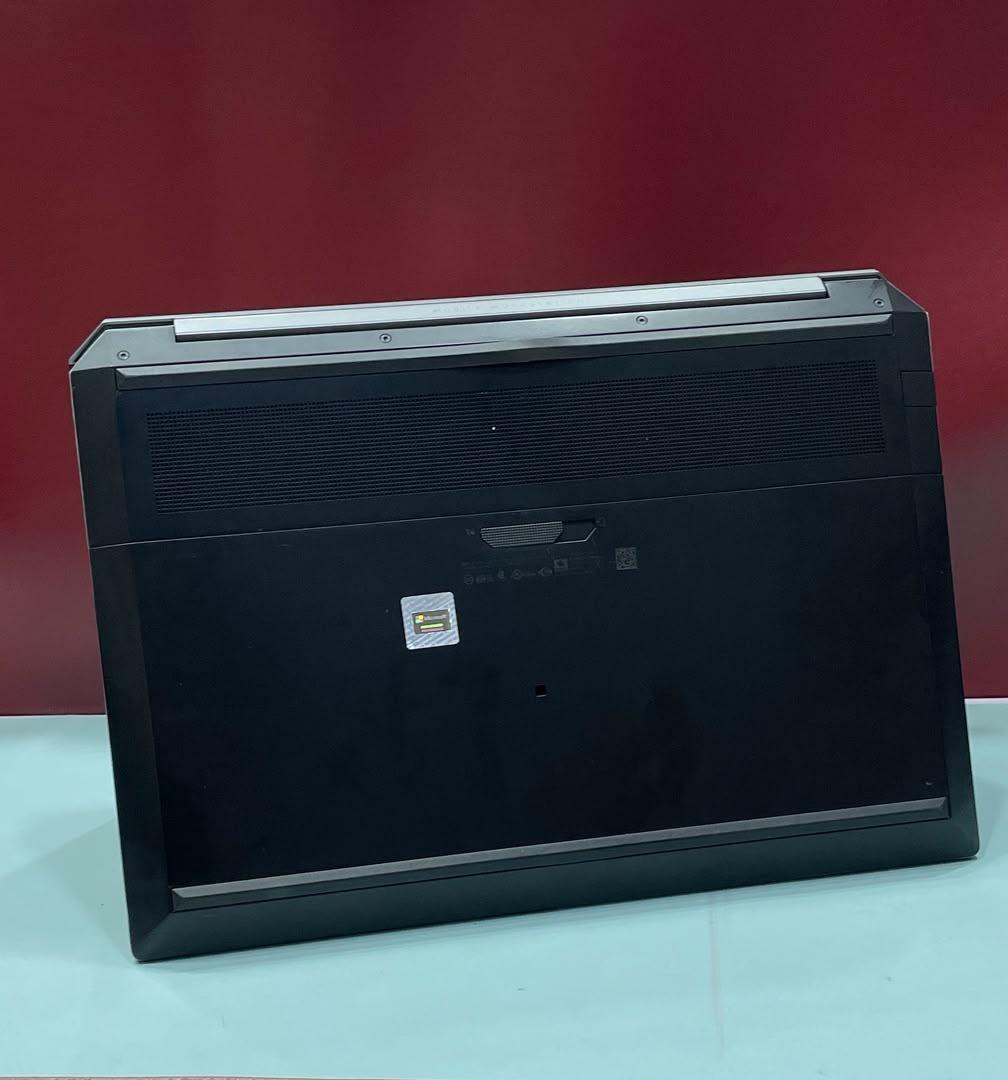 HP HP ZBook Firefly 15